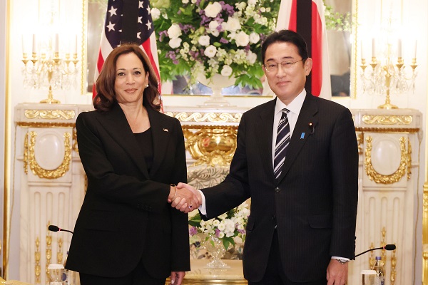 美國副總統賀錦麗與日本首相岸田文雄/推特照片