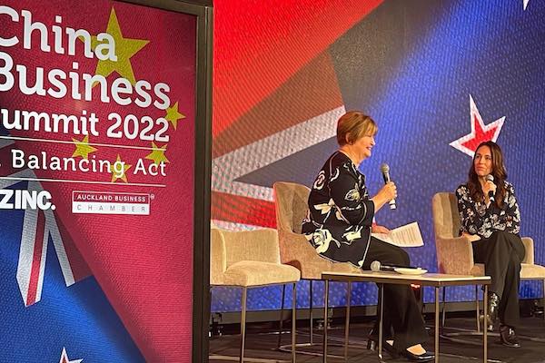 紐西蘭總理阿爾登(Jacinda Ardern)(圖右)/Jacinda Ardern本人fb相片