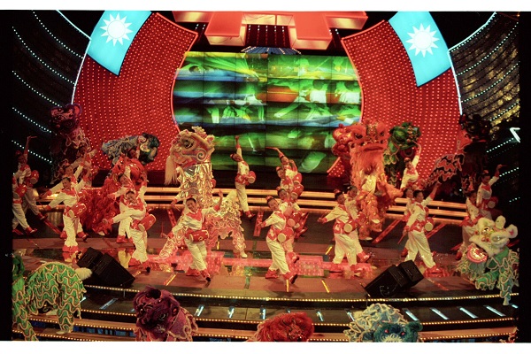 太極門曾十次受邀參與國慶演出,此為三地同步展演經典畫面。