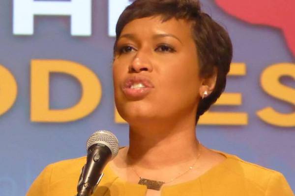 華盛頓哥倫比亞特區市長鮑賽臉書照片