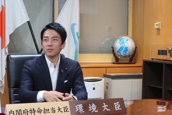 圖:小泉進次郎臉書