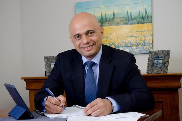 英財政大臣賈偉德臉書照片