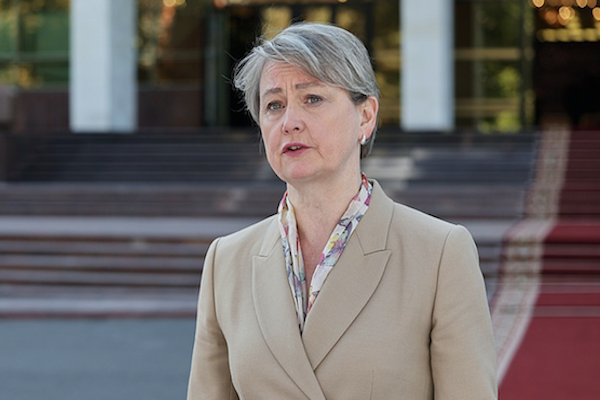 英國外交大臣古柏(Yvette Cooper)/網路圖片