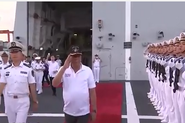 菲國總統杜特蒂登艦參觀(圖擷取自網路)