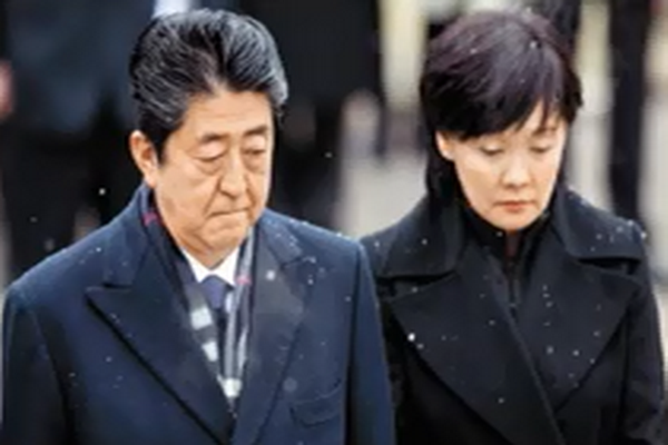安倍夫婦/圖擷取自網路