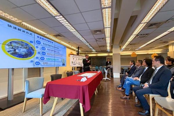 逢甲大學特聘教授朱正永說明「新型熟廚餘能源化整合技術」研發成果與應用願景。