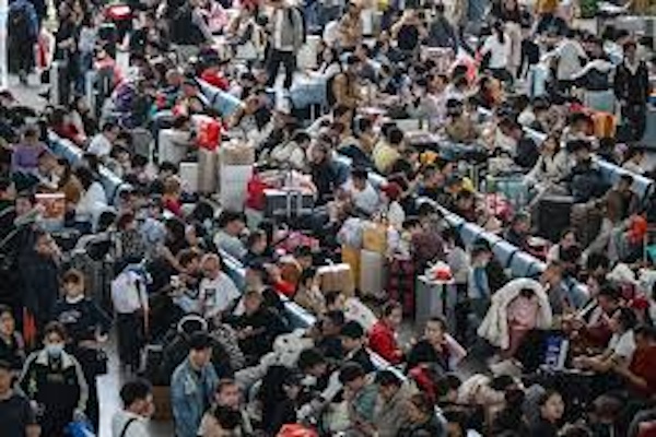 中國春節運輸人潮/網路圖片