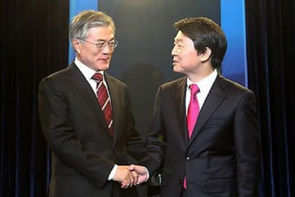 南韓總統大選成文在寅(圖左)與安哲秀兩強對立/網路圖片