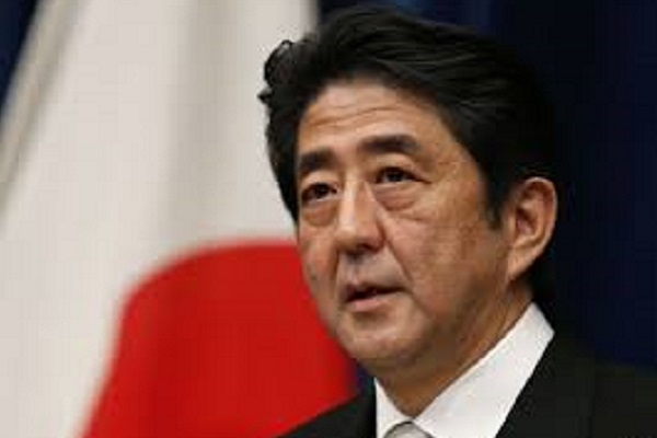 再陷濫權風暴的日相安倍晉三/網路圖片