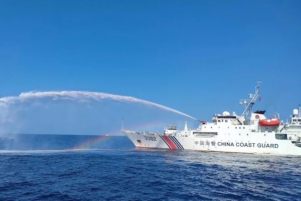 中國海警船近日在南海-菲律賓專屬經濟海域動作頻頻/網路圖片