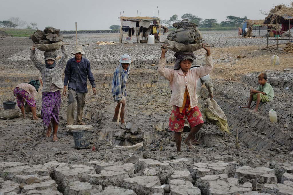 緬甸建築工地上的工人。Photo: ILO/Crozet M.
