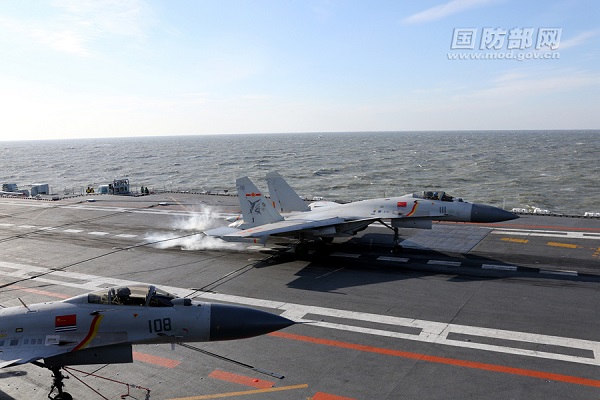 中國航母遼寧號艦載戰機-殲15/中國國防部官網相片