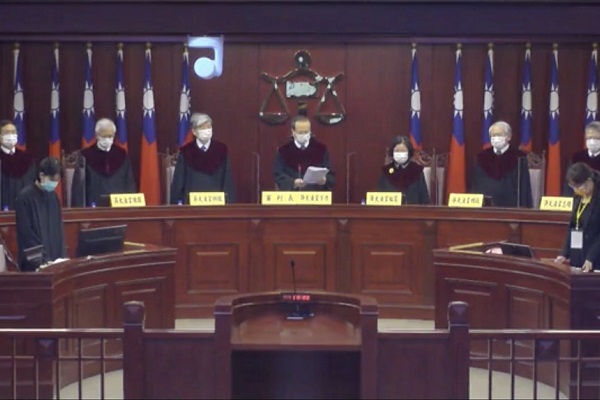7日下午,司法院大法官公布了釋字第 803 號解釋。圖片來源:司法院直播截圖。