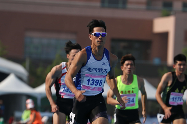 楊俊瀚(前)打破全國紀錄--擷取自全大運官網