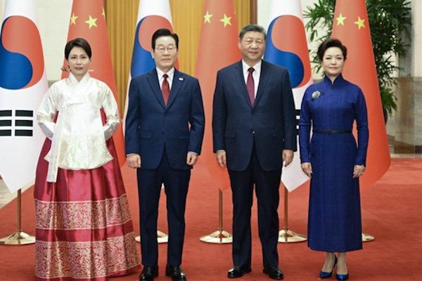 南韓總統李在明偕妻子與中國國家主席習近平夫婦合照/中華人民共和國外交部官網圖片