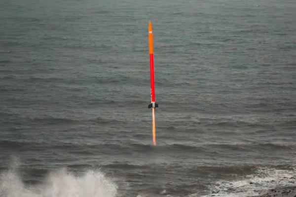 「FARCX-1」全長4.1公尺,飛行高度532公尺,是全台首支由學生自主研發並完成飛試的液態探空火箭。(圖/ TASA提供)