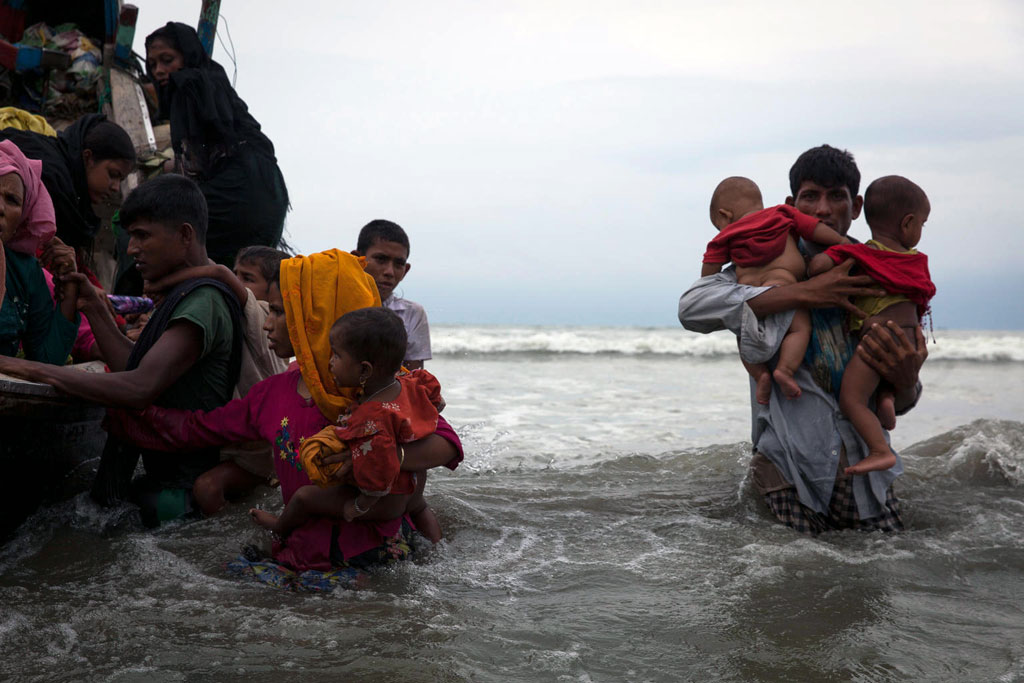 羅興亞難民抵達孟加拉考克斯巴紮區的海灘。 (2017年9月7日). Photo: UNICEF/UN0120422/Brown