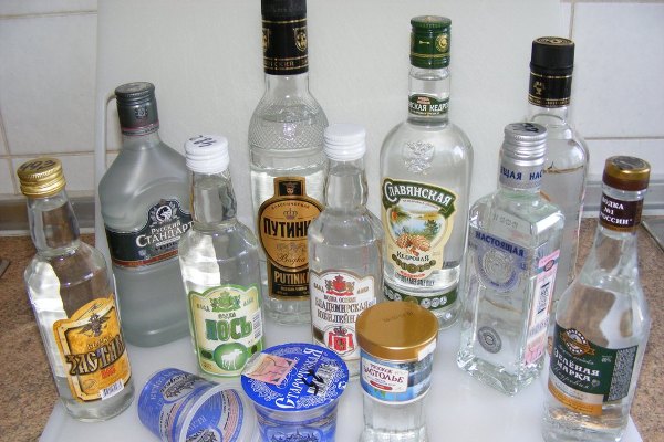 在消毒酒精短缺情況下,伏特加酒等烈酒,儼然成了抗疫新秀。(圖片擷取自維基百科)